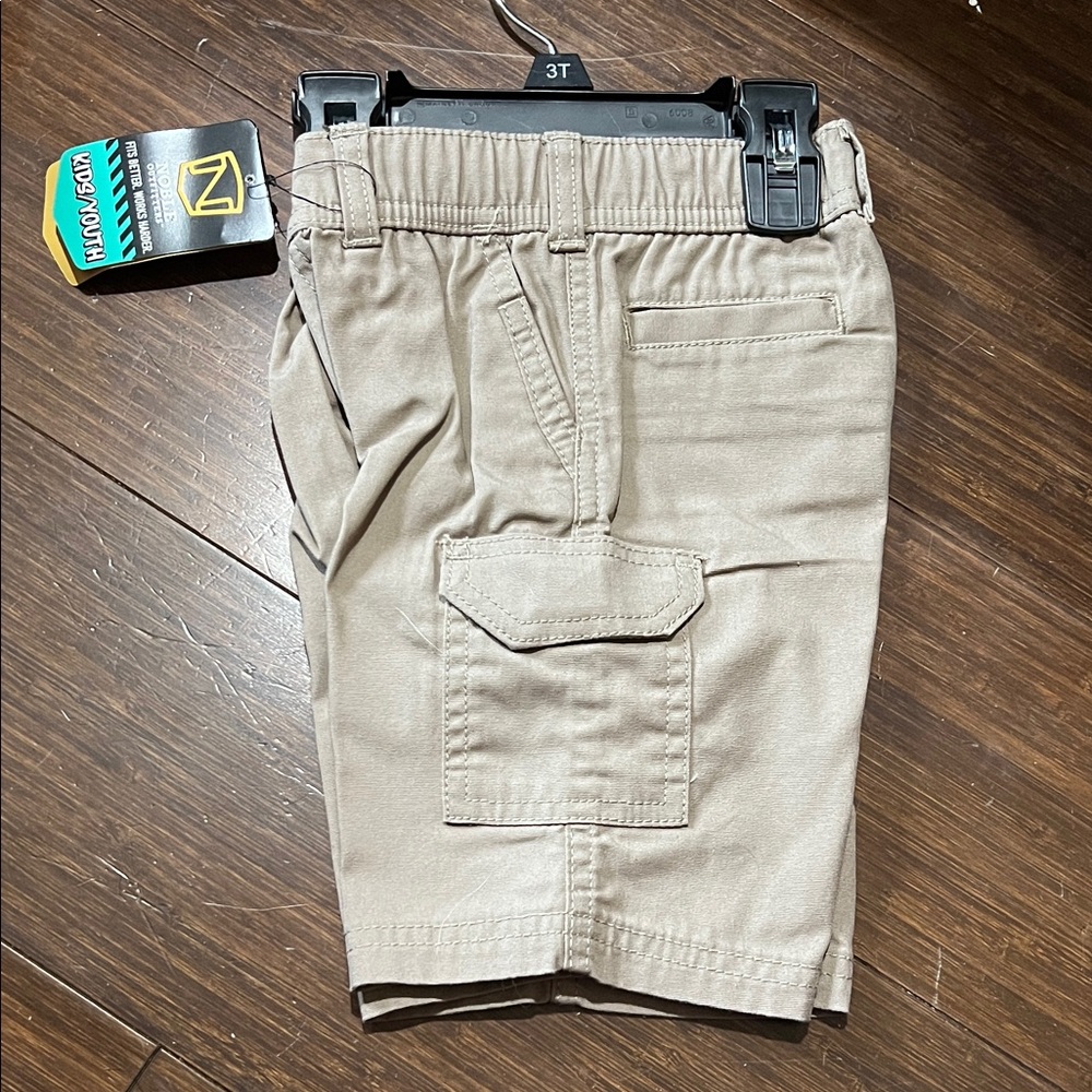 Cargo Shorts, tan, adjustable waist